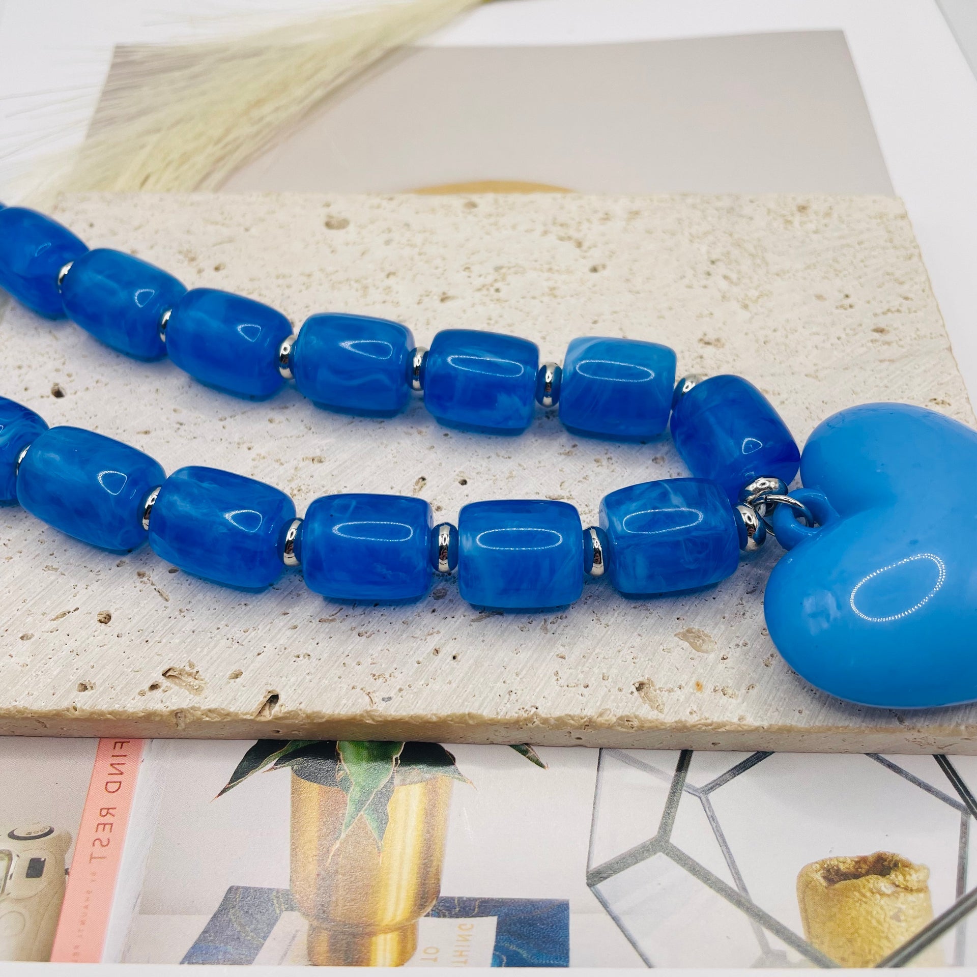 JI JOYA VENTA AL POR MAYOR,Collar con colgante de corazón de metal plateado y cuentas azules