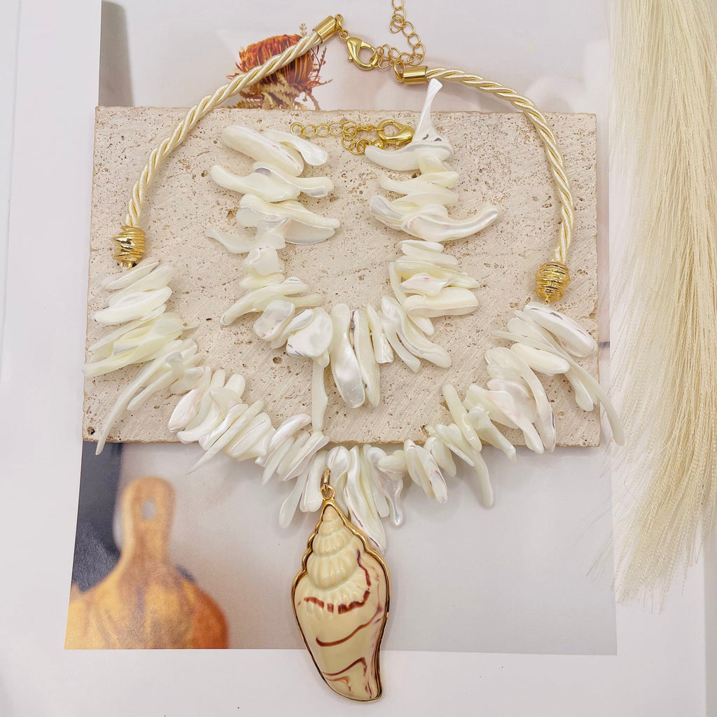JI JOYA VENTA AL POR MAYOR,¡Los collares y pulseras irregulares hechos de conchas están de moda y son elegantes!