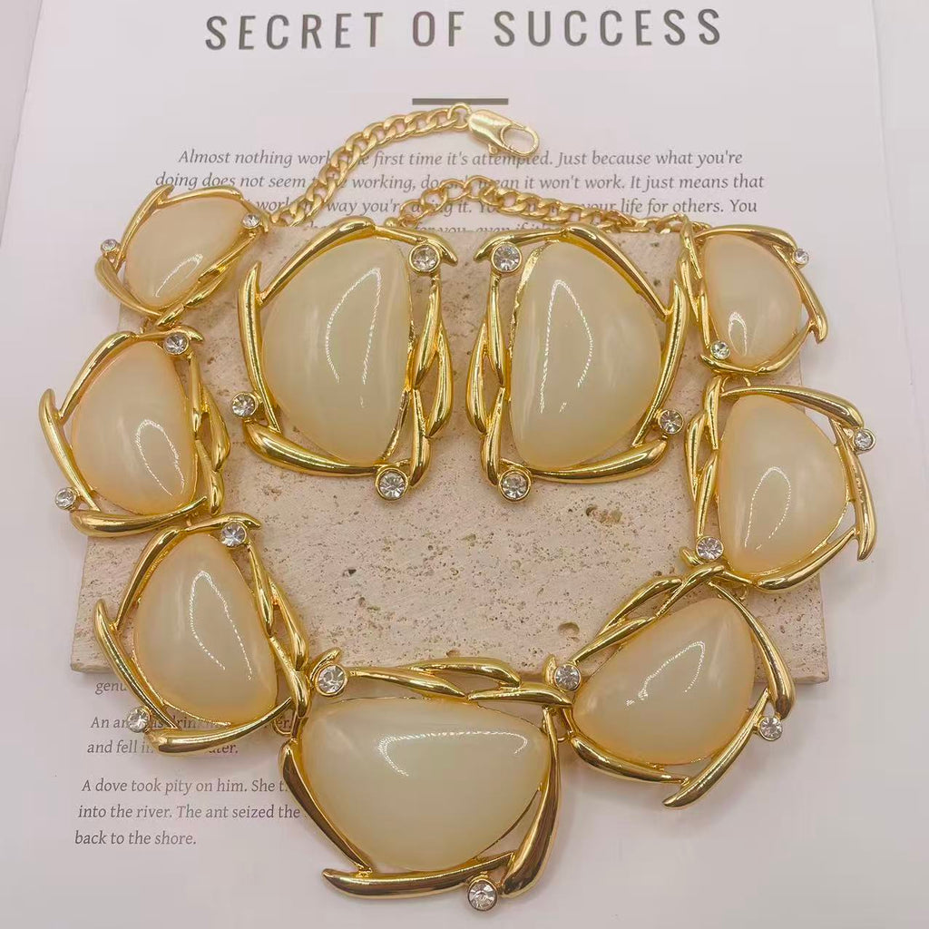 JI JOYA VENTA AL POR MAYOR,Un conjunto digno y elegante, adecuado para festivales y bodas.